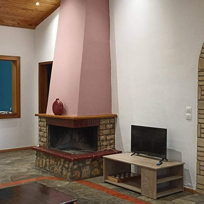 Villa Πετρινη Κατοικια Στην Φυση Tagarades Exterior foto